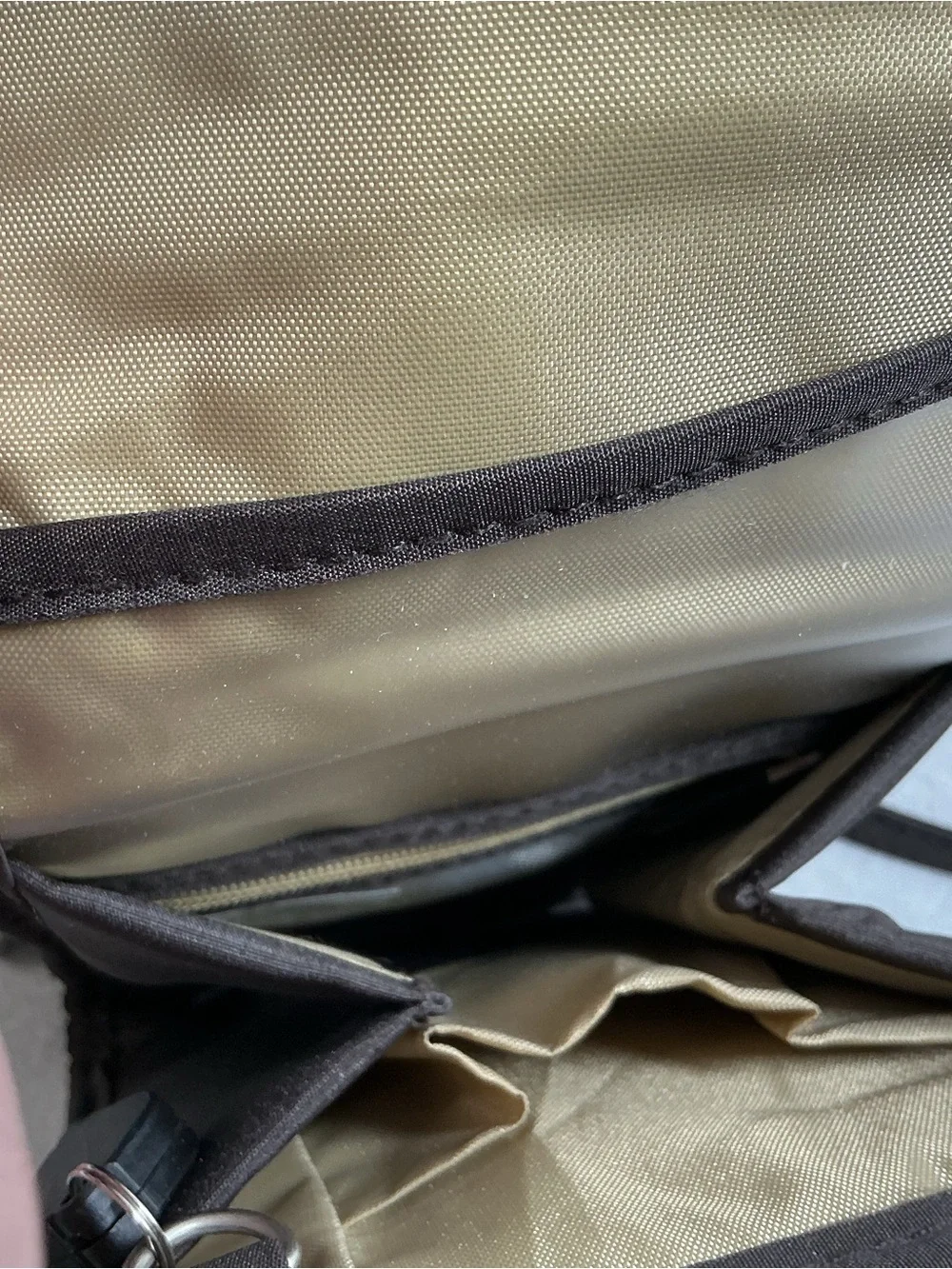 Travelon Anti-Theft Crossbody Bag Brown Travel Wallet Passport Organizer Pouch